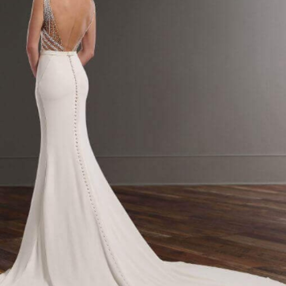 Designer Wedding Dress (Martina Liana #823) - Picture 2 of 3